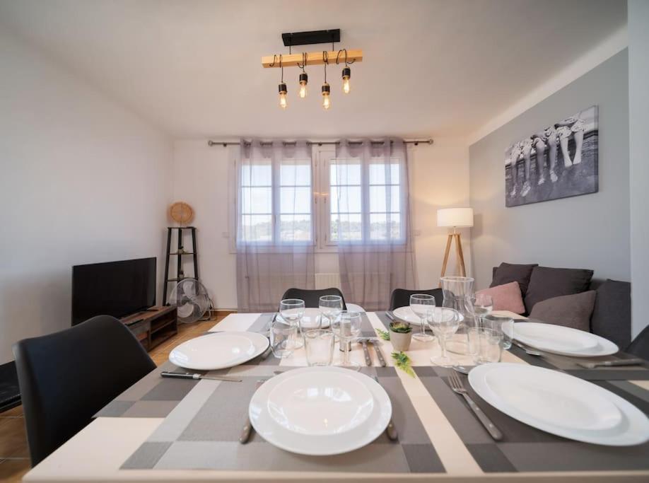 Appartement Tout Equipe Traversant 6 A 8 Couchages Marsella Exterior foto
