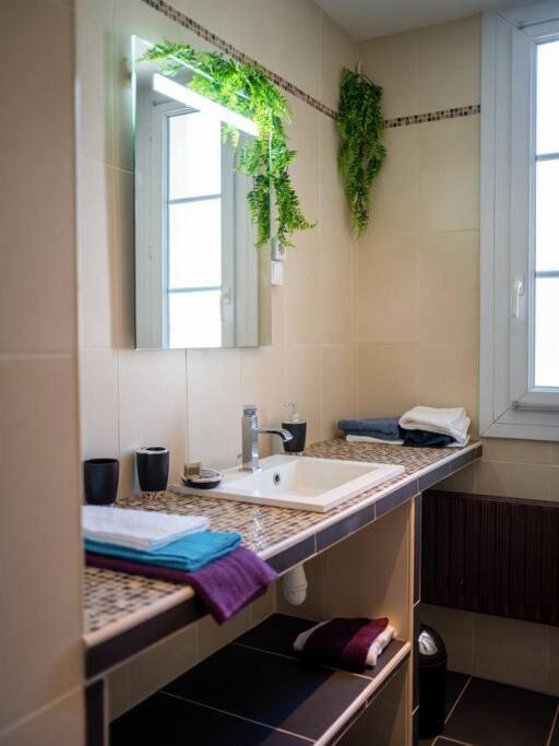 Appartement Tout Equipe Traversant 6 A 8 Couchages Marsella Exterior foto