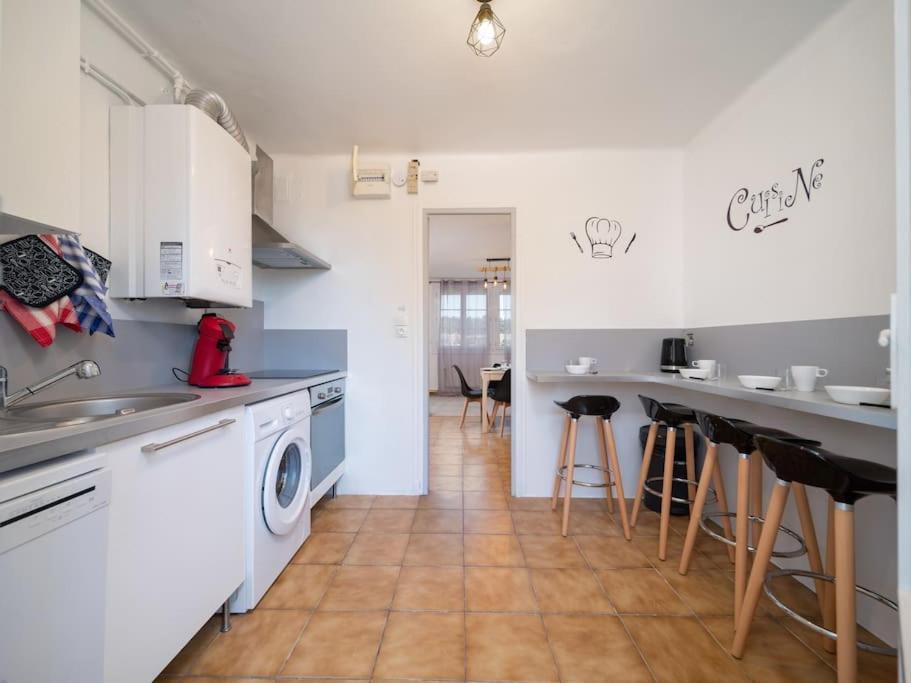 Appartement Tout Equipe Traversant 6 A 8 Couchages Marsella Exterior foto
