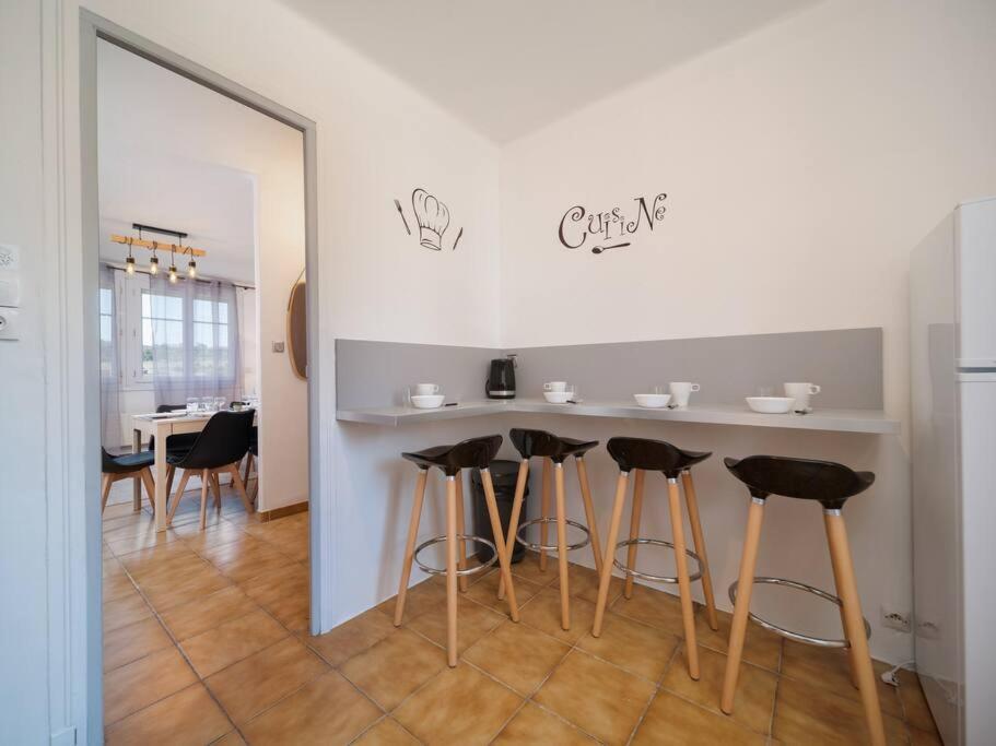 Appartement Tout Equipe Traversant 6 A 8 Couchages Marsella Exterior foto