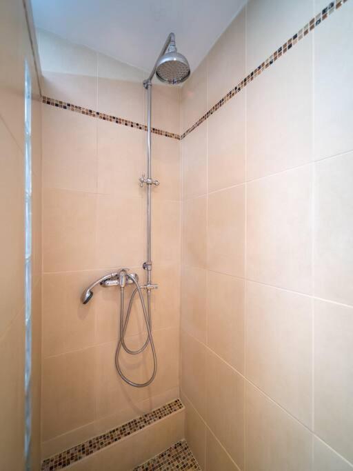 Appartement Tout Equipe Traversant 6 A 8 Couchages Marsella Exterior foto